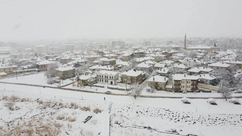 Konya'ya Nisan'dan önce kar yağışı geliyor 10